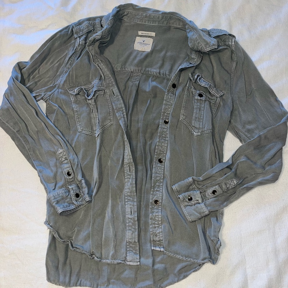 American Eagle button up size Medium